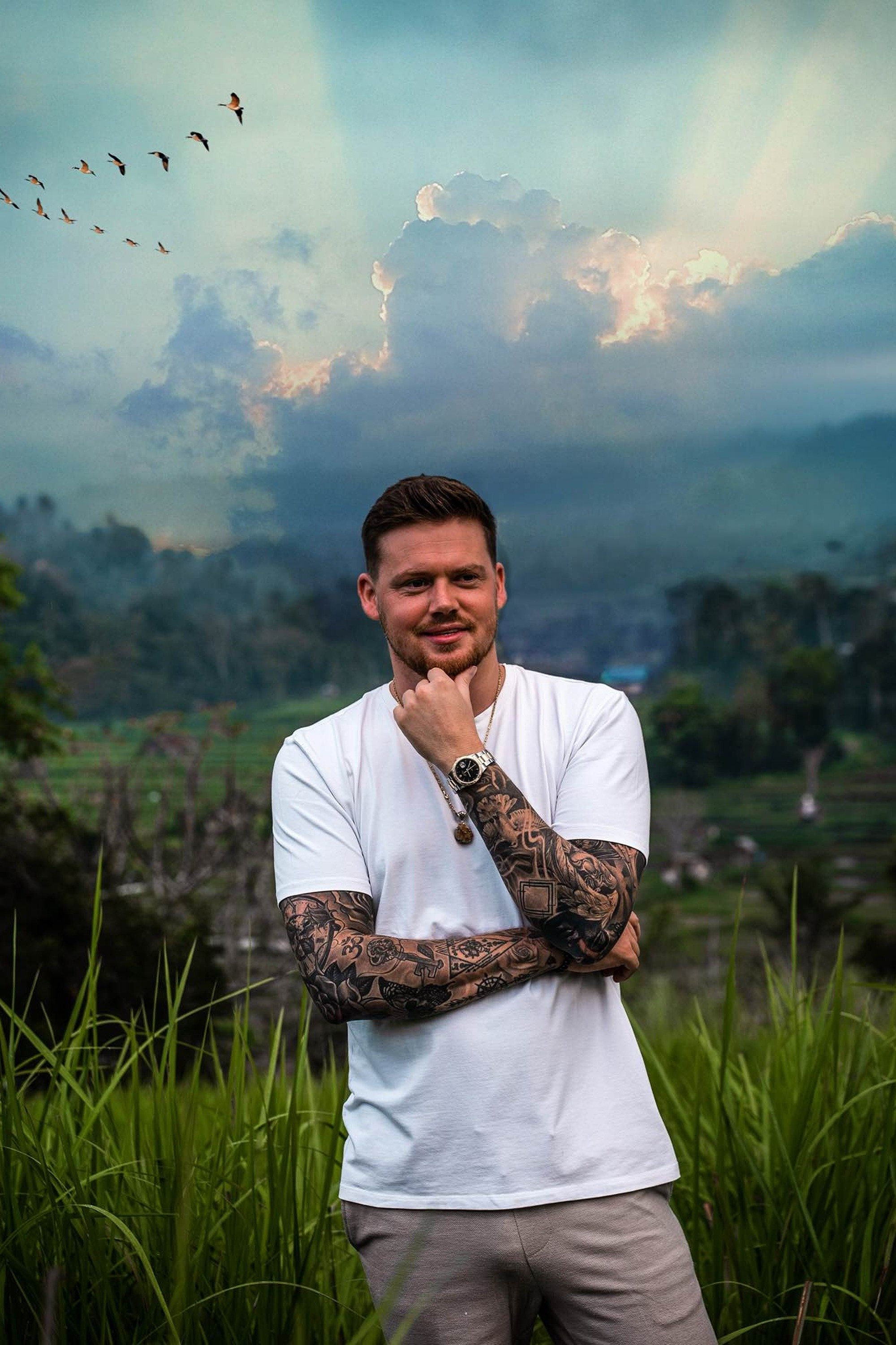 et billede af Lewis Raymond Taylor