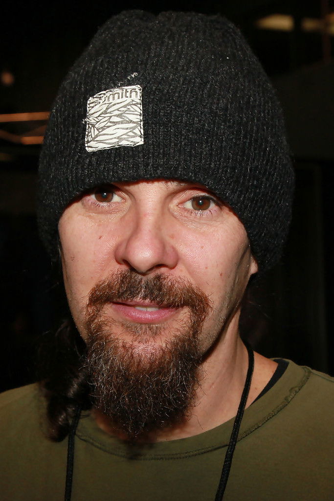 et billede af Robbie Merrill