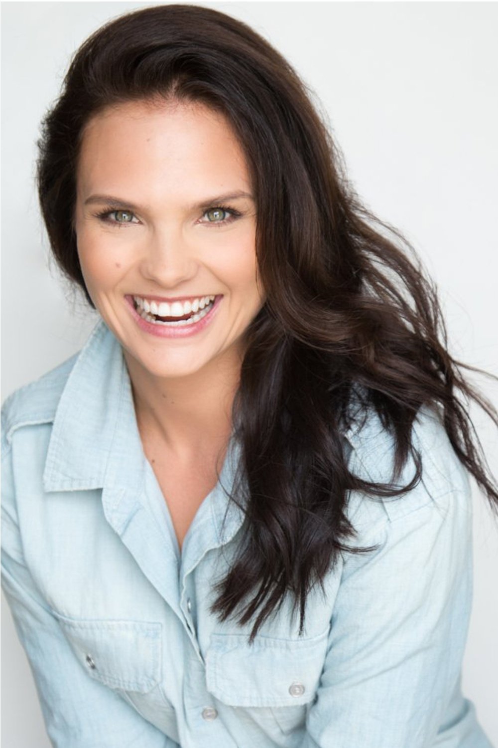 et billede af Cassandra Jean Amell