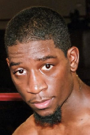 et billede af Teon Kennedy