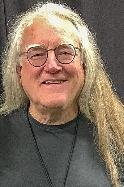 et billede af Charlie DeChant