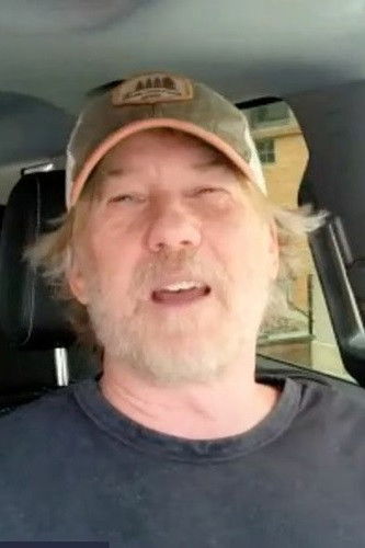 et billede af Gregg Hughes