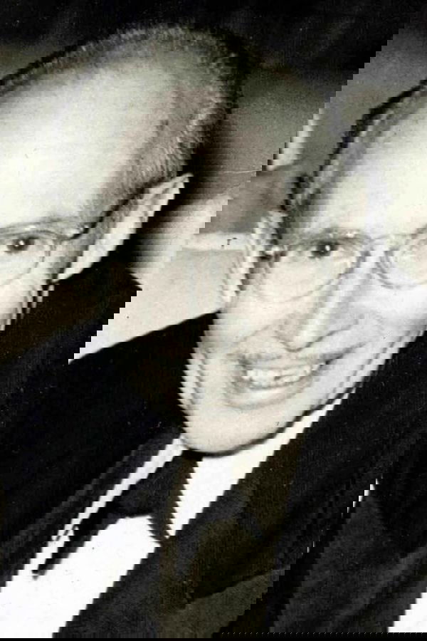 et billede af Harry L. Fraser