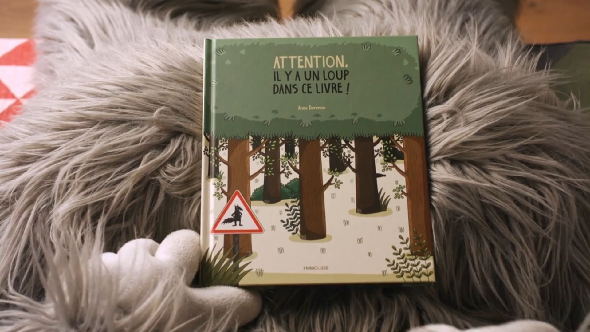 Yétili - Attention, il y a un loup dans ce livre !