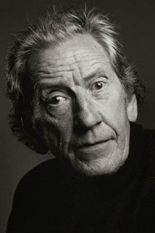 et billede af Leonard Maguire