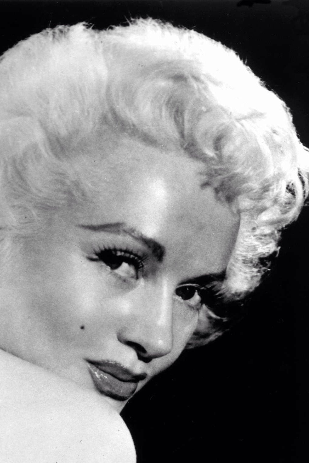 et billede af Dixie Evans