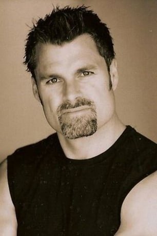 et billede af John MacDonald