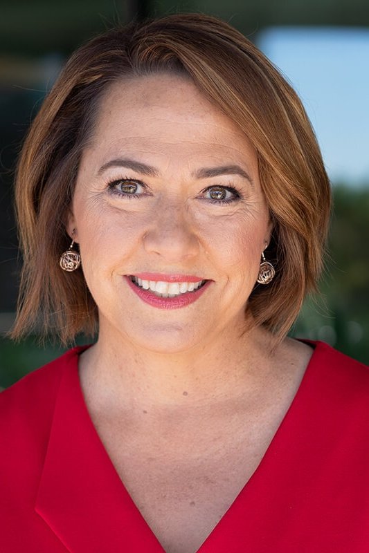Lisa Millar's picture in the cast