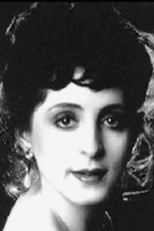 et billede af Naomi Lewis