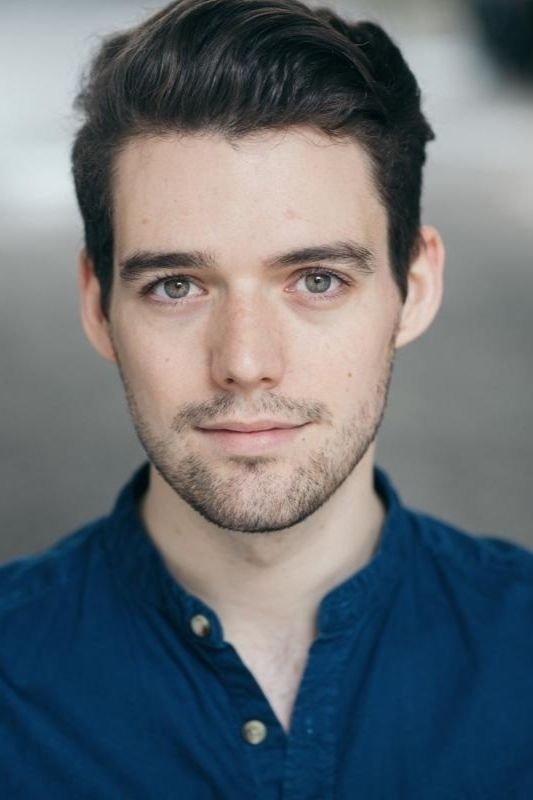 et billede af James Dillon