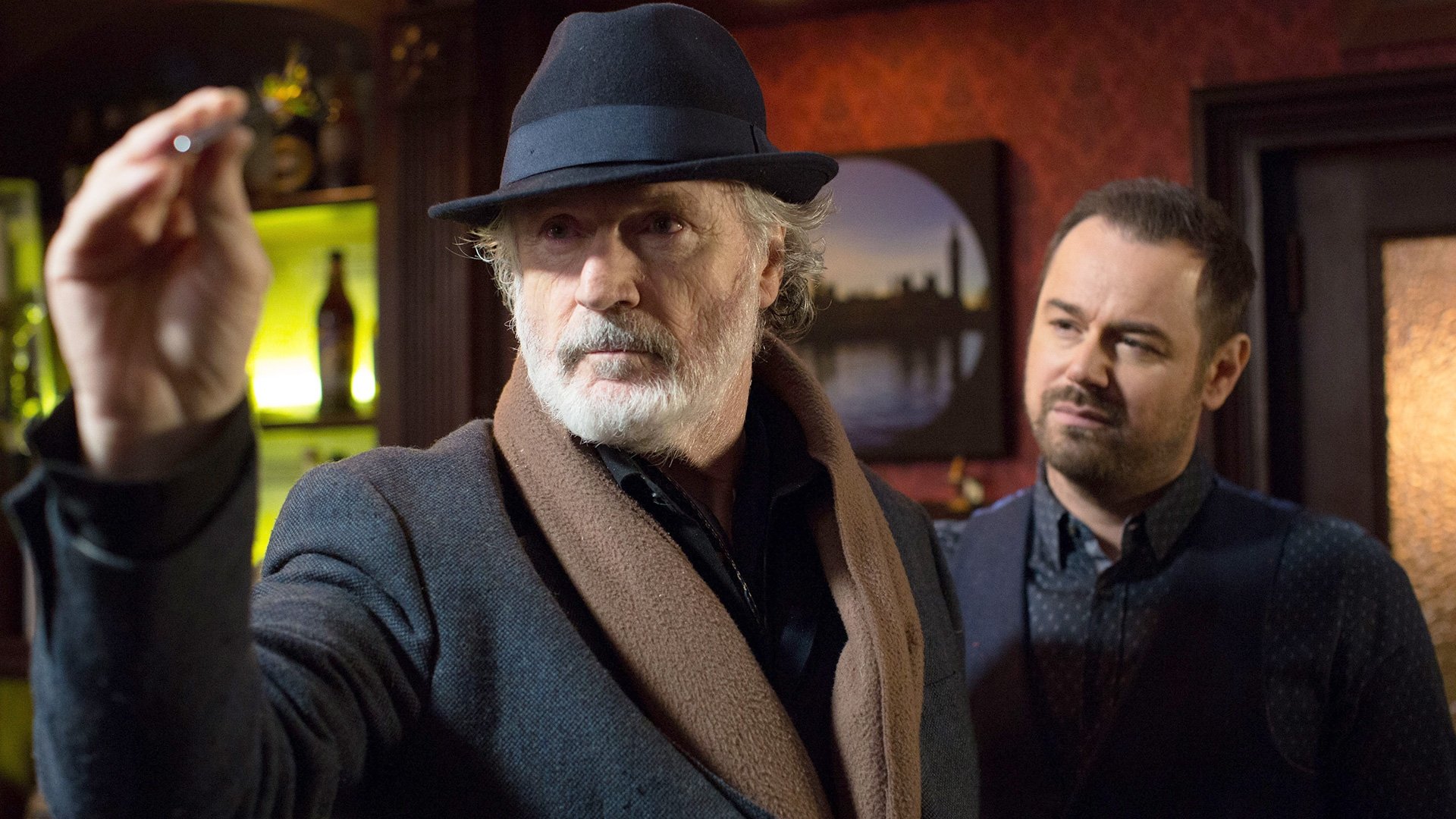 EastEnders 34x32