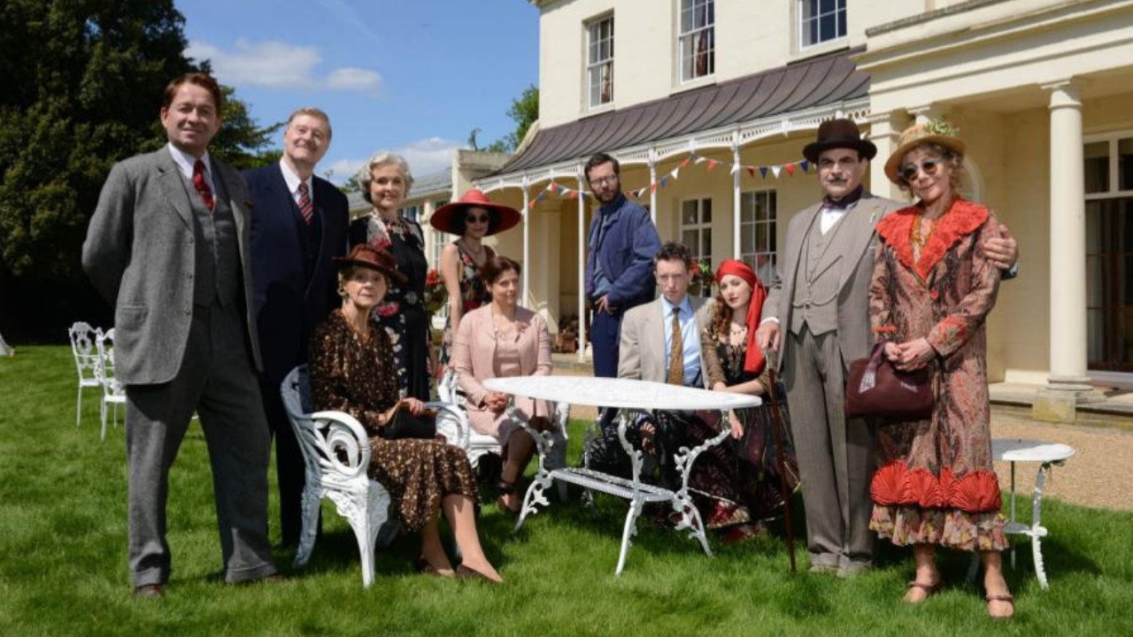 Dead Man's Folly backdrop