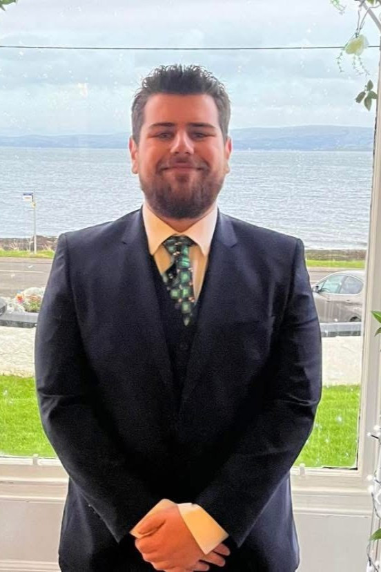 et billede af George McMahon