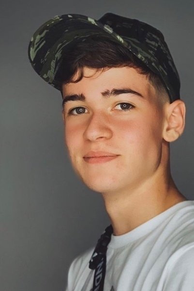 Max Mills's picture in the cast