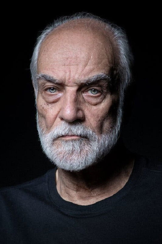 et billede af Aydin Aghdashloo