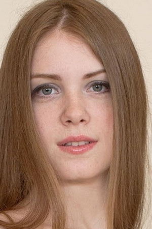 et billede af Lana Redhead