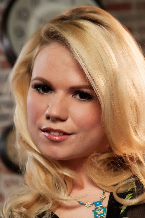 et billede af Yasmine Gold