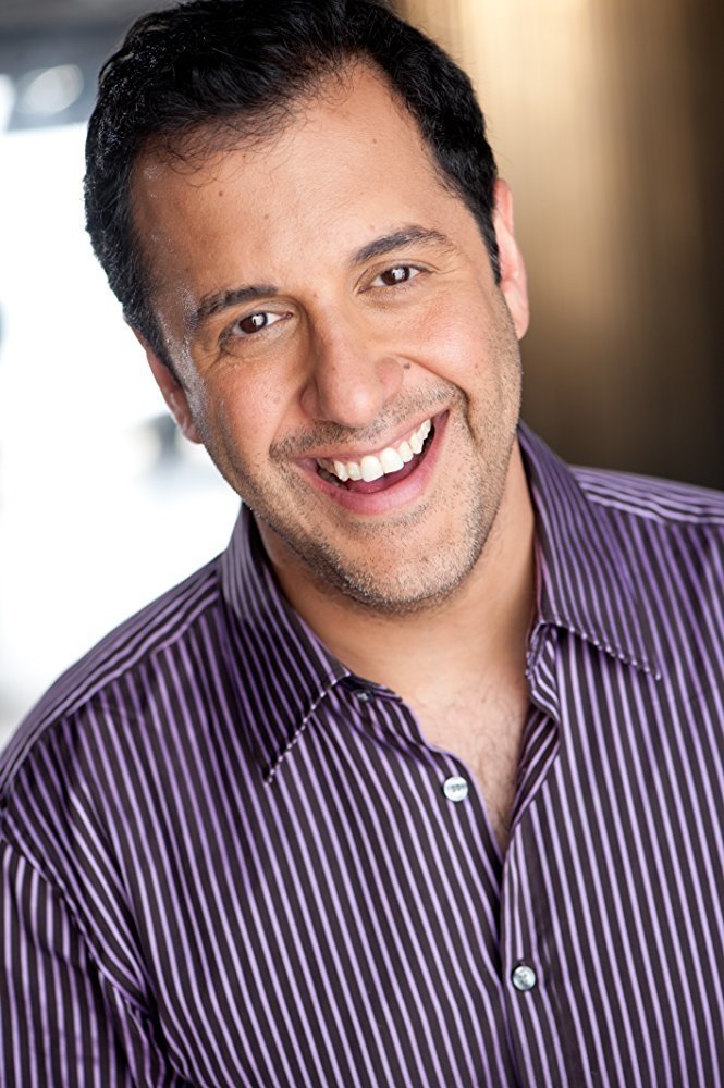 et billede af Cyrus Deboo