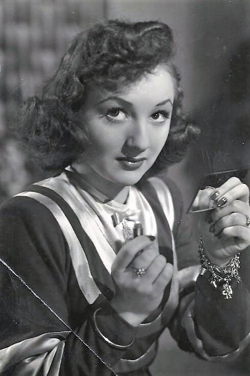 et billede af Ena Alba Clement