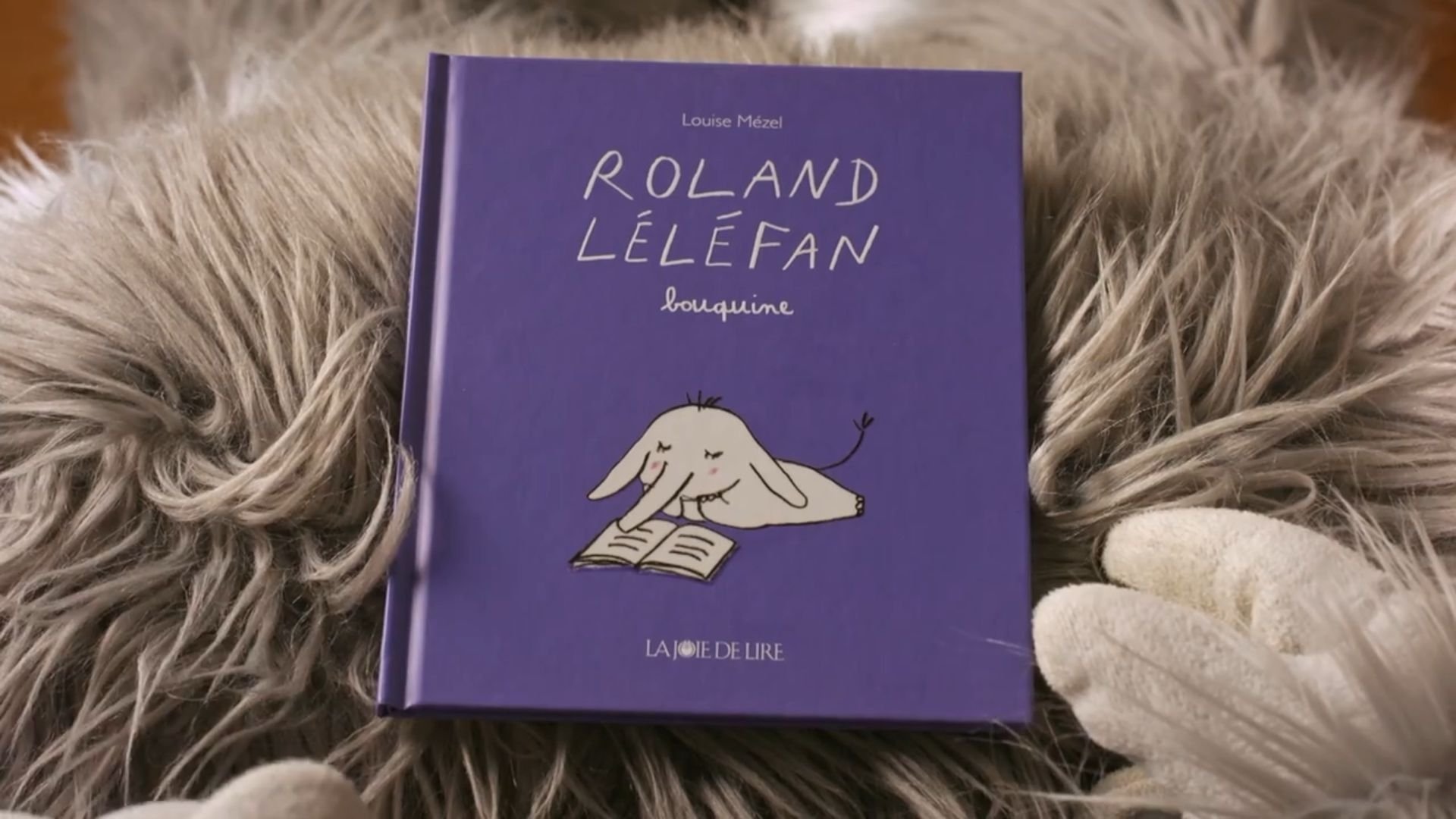 Yétili - Roland Léléfan bouquine