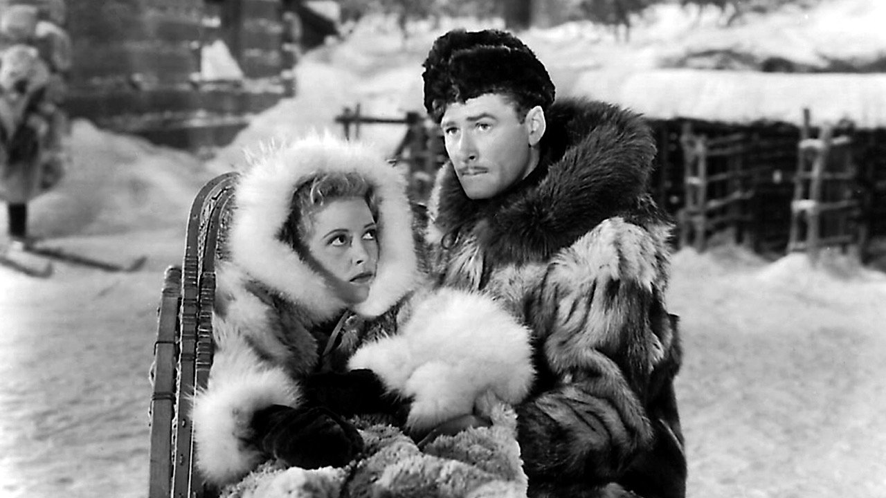 Northern Pursuit (1943)