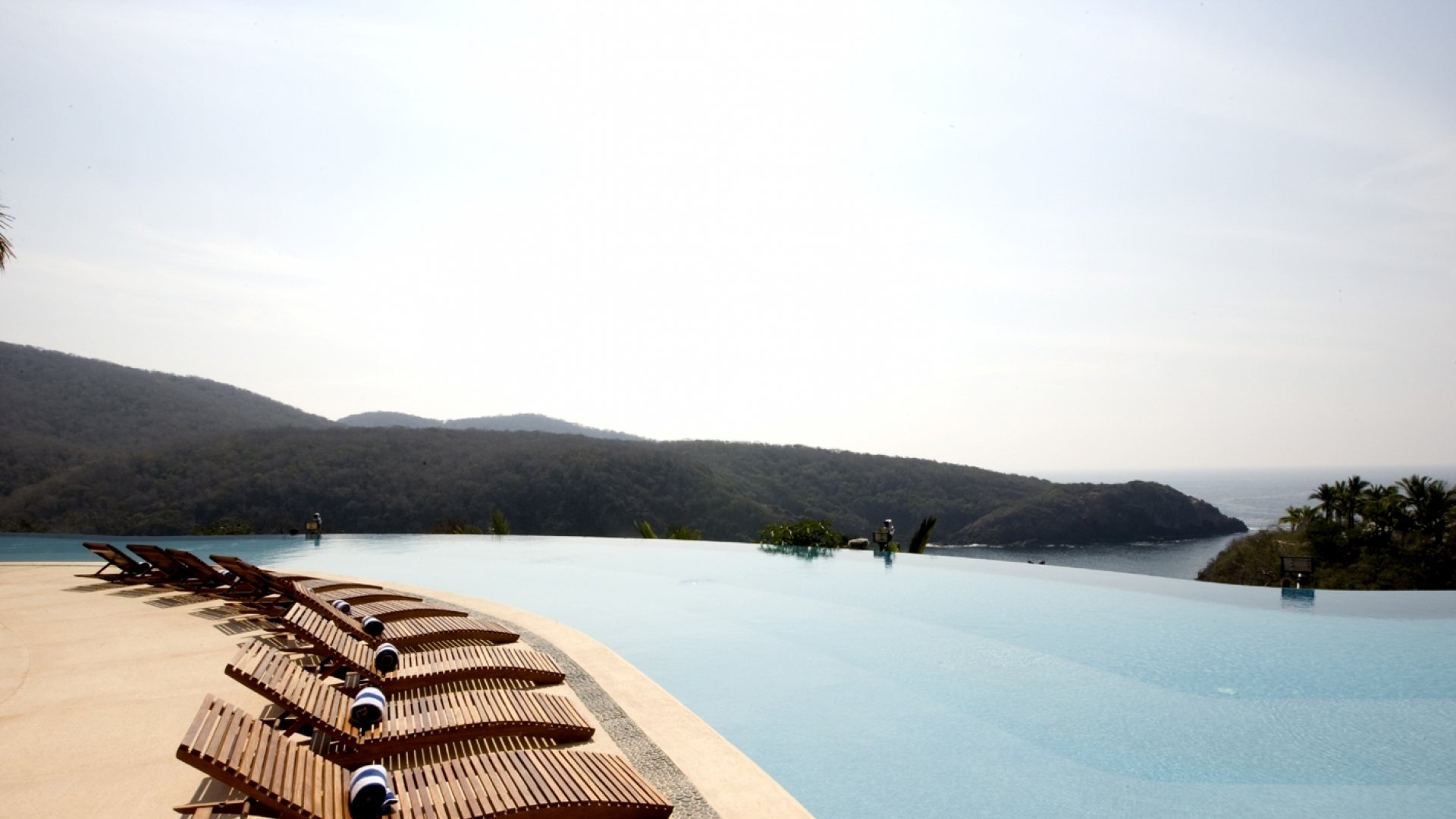 Paradise Hotel