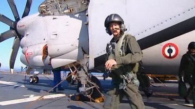 C'est pas sorcier - Le porte-avions Charles de Gaulle : les sorciers sur le pont d'envol