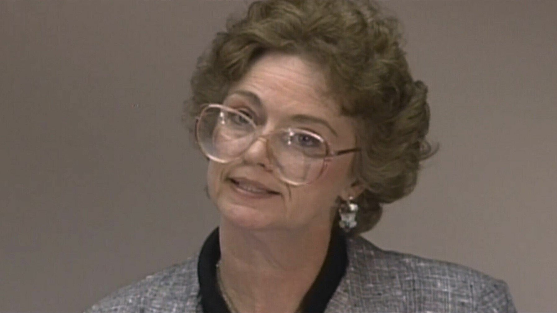 Thumbnail for Afterlife Season 1 Episode 4