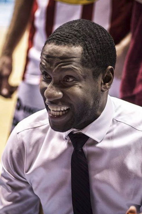 et billede af Levell Sanders