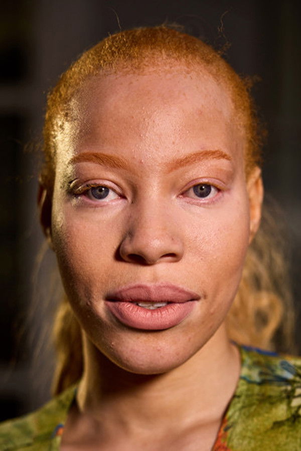 et billede af Latifa Mwazi