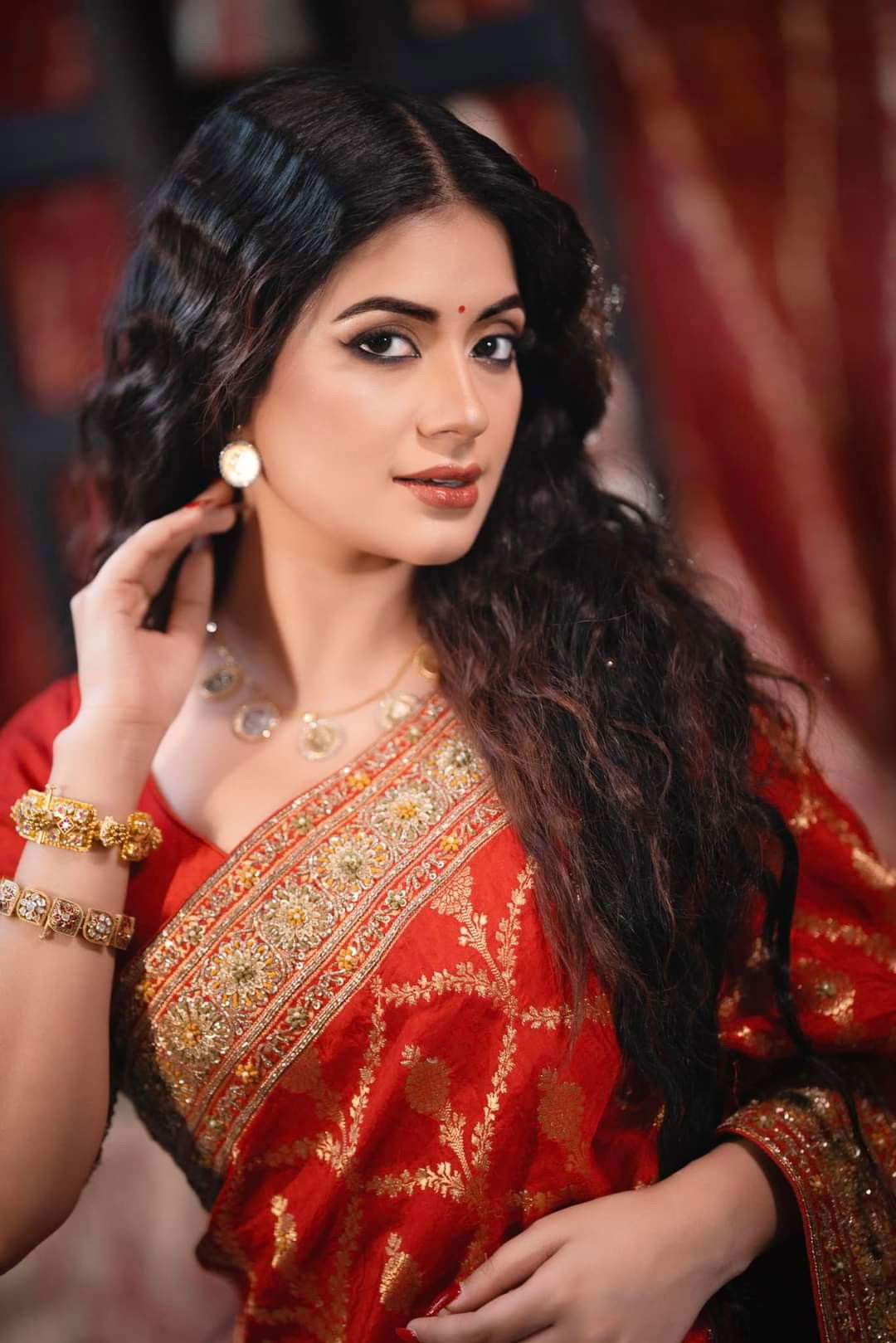 et billede af Mondira Chakroborty