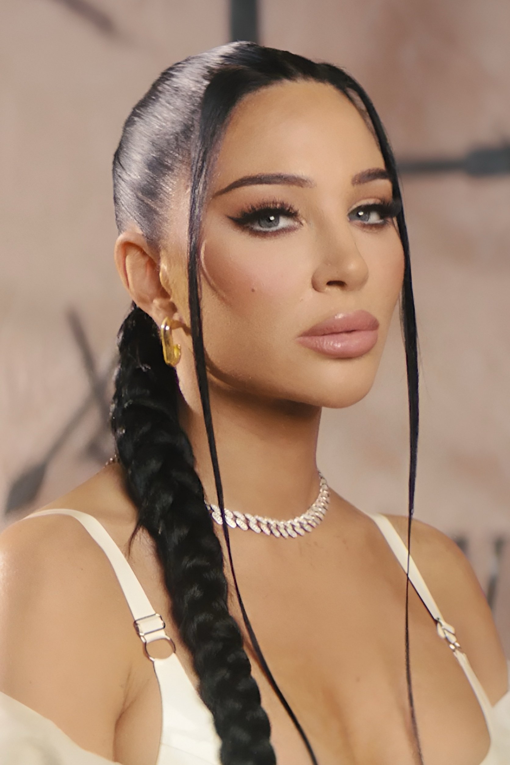 et billede af Tulisa Contostavlos