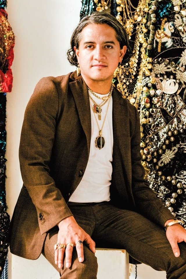 Raul de Nieves's picture in the cast