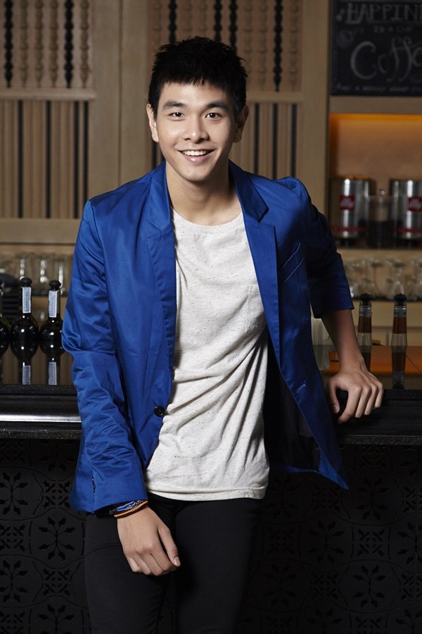 Tinnapob Padoongtam's picture in the cast