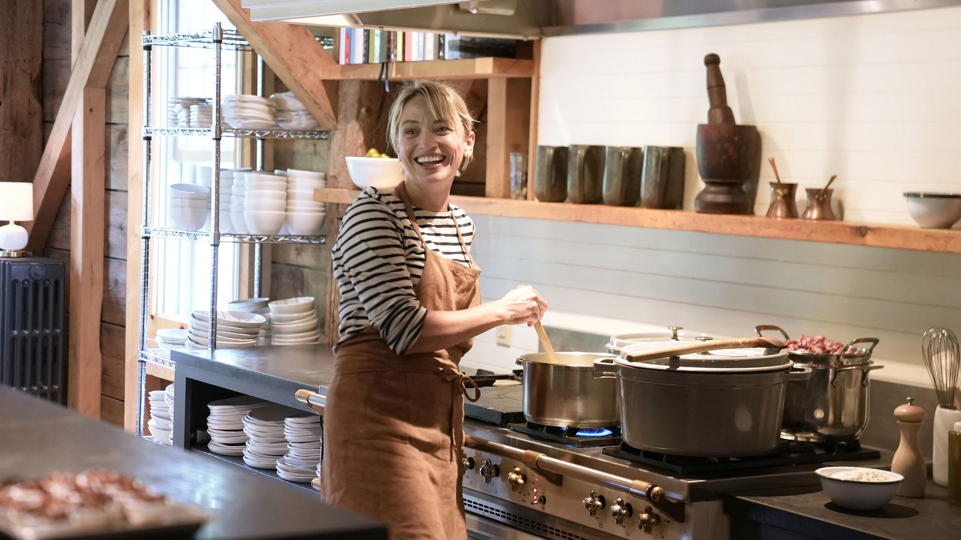 The Lost Kitchen S03E09 backdrop