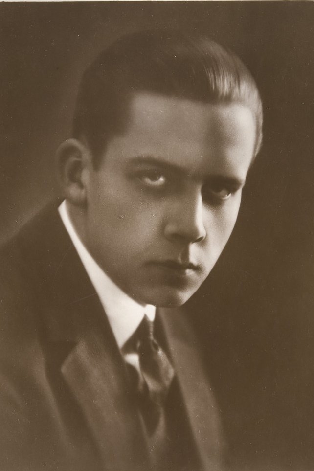 et billede af Kaarlo Angerkoski