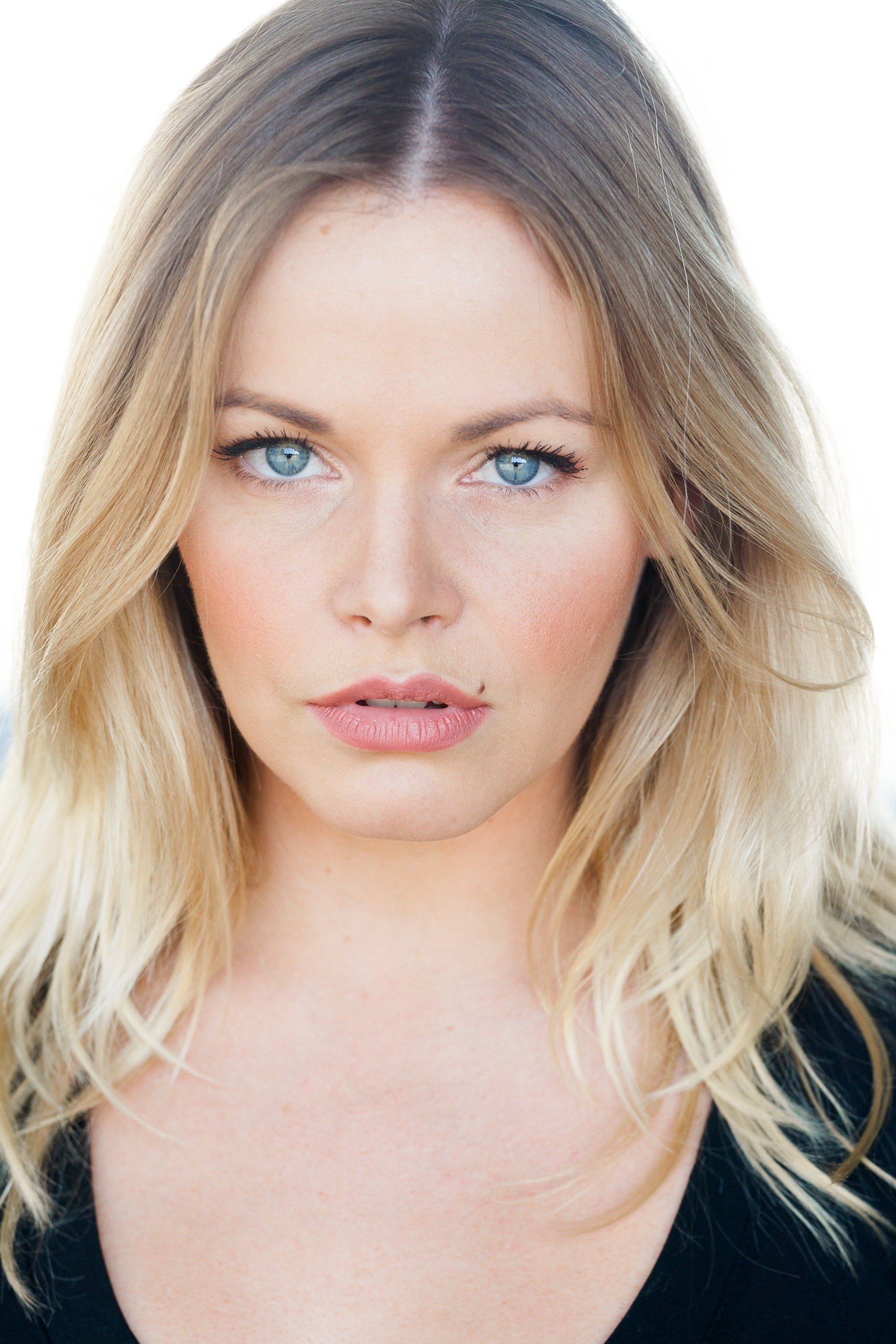 Taryn Marler's picture in the cast