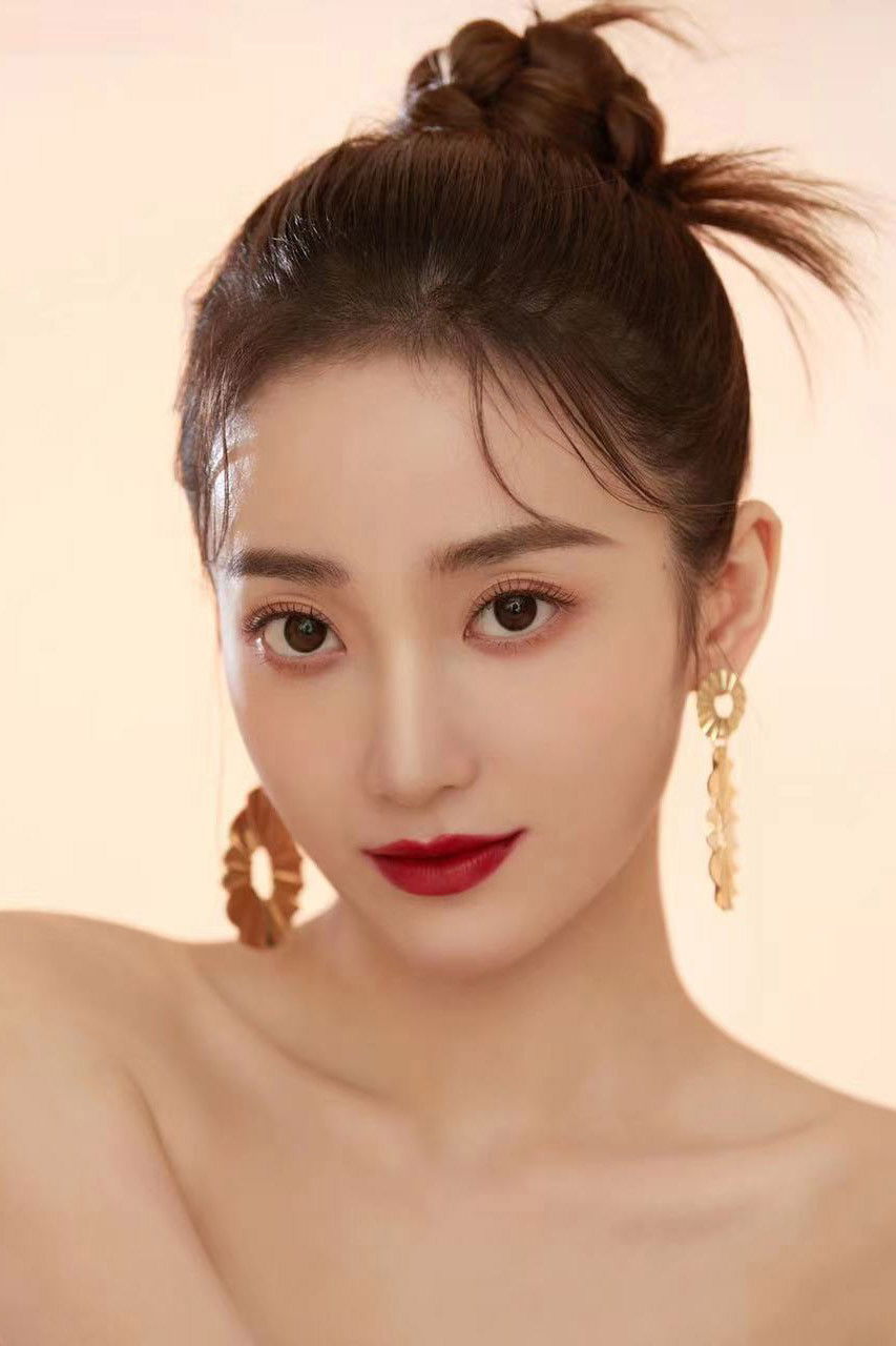 et billede af Lu Fangqi