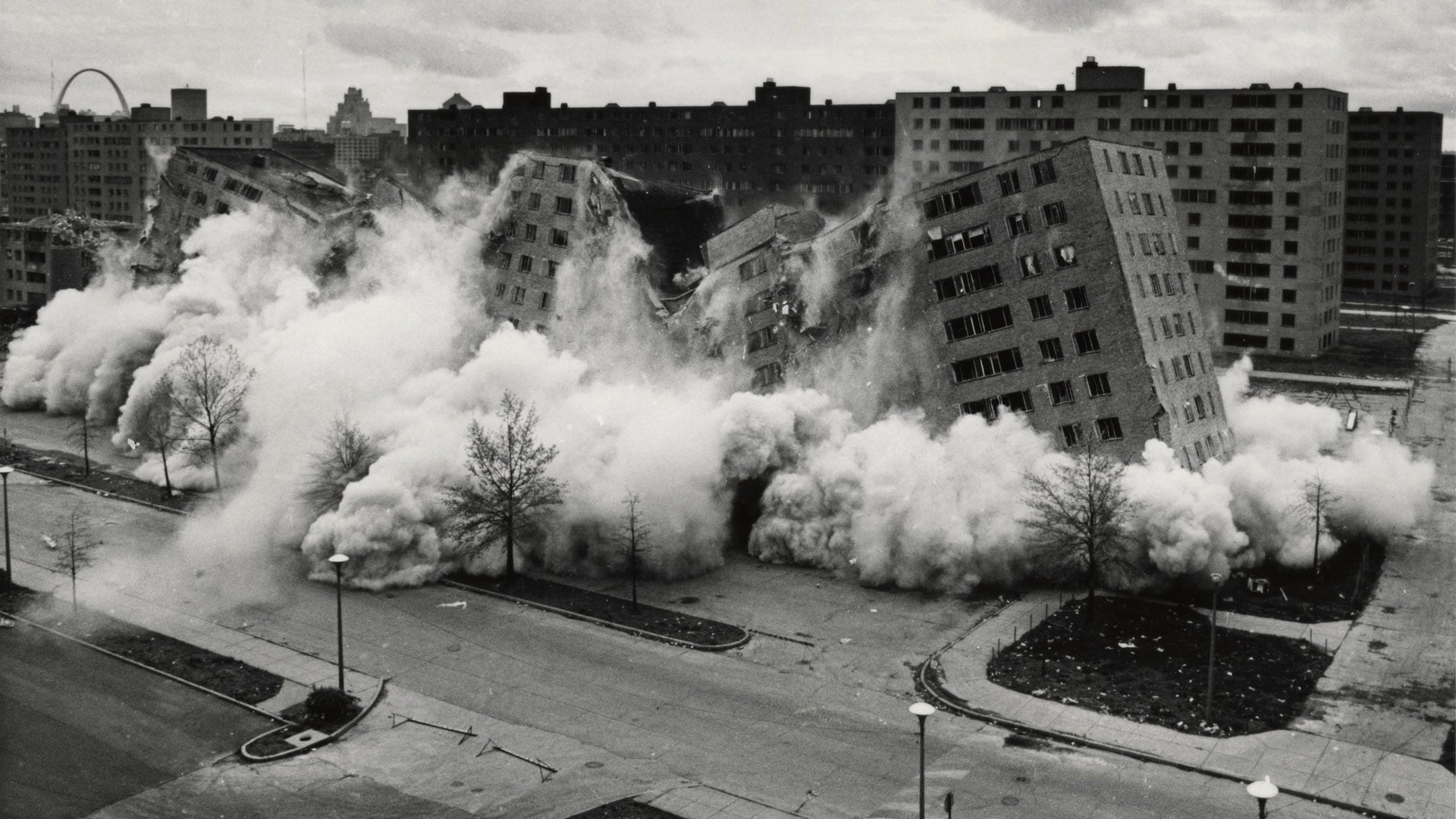 The Pruitt-Igoe Myth (2012)