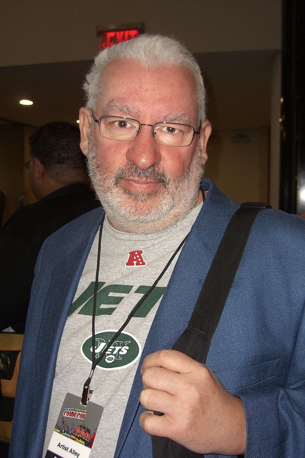 et billede af Tom DeFalco