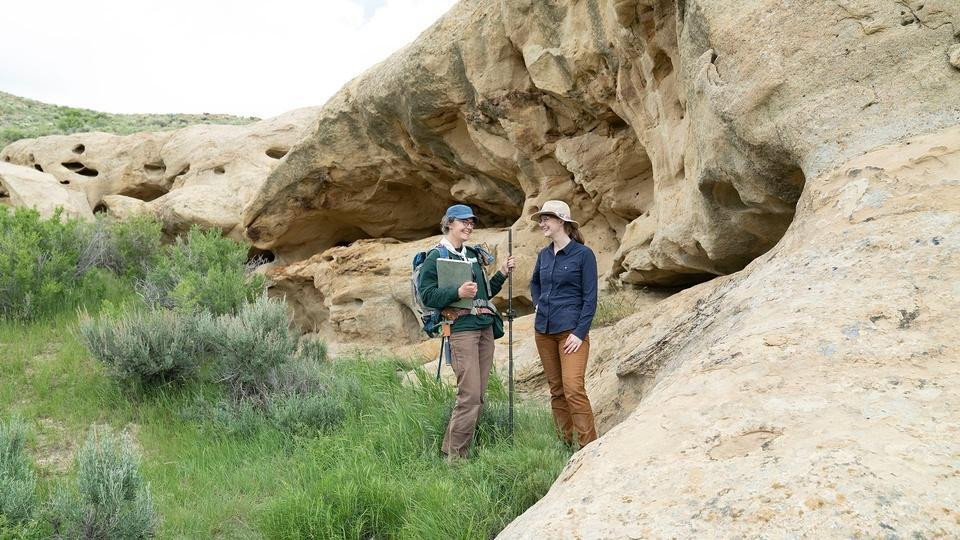 Prehistoric Road Trip S01E03 backdrop