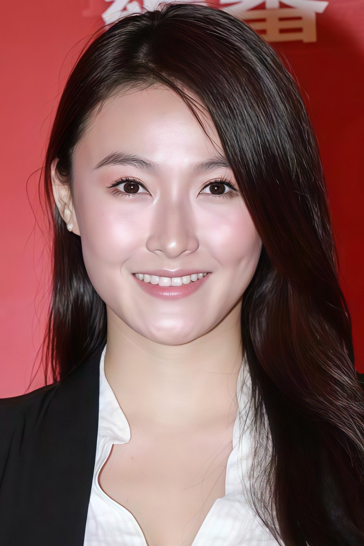 Profile 梁政珏 with character Model in Bikini for Shek Kin's Store