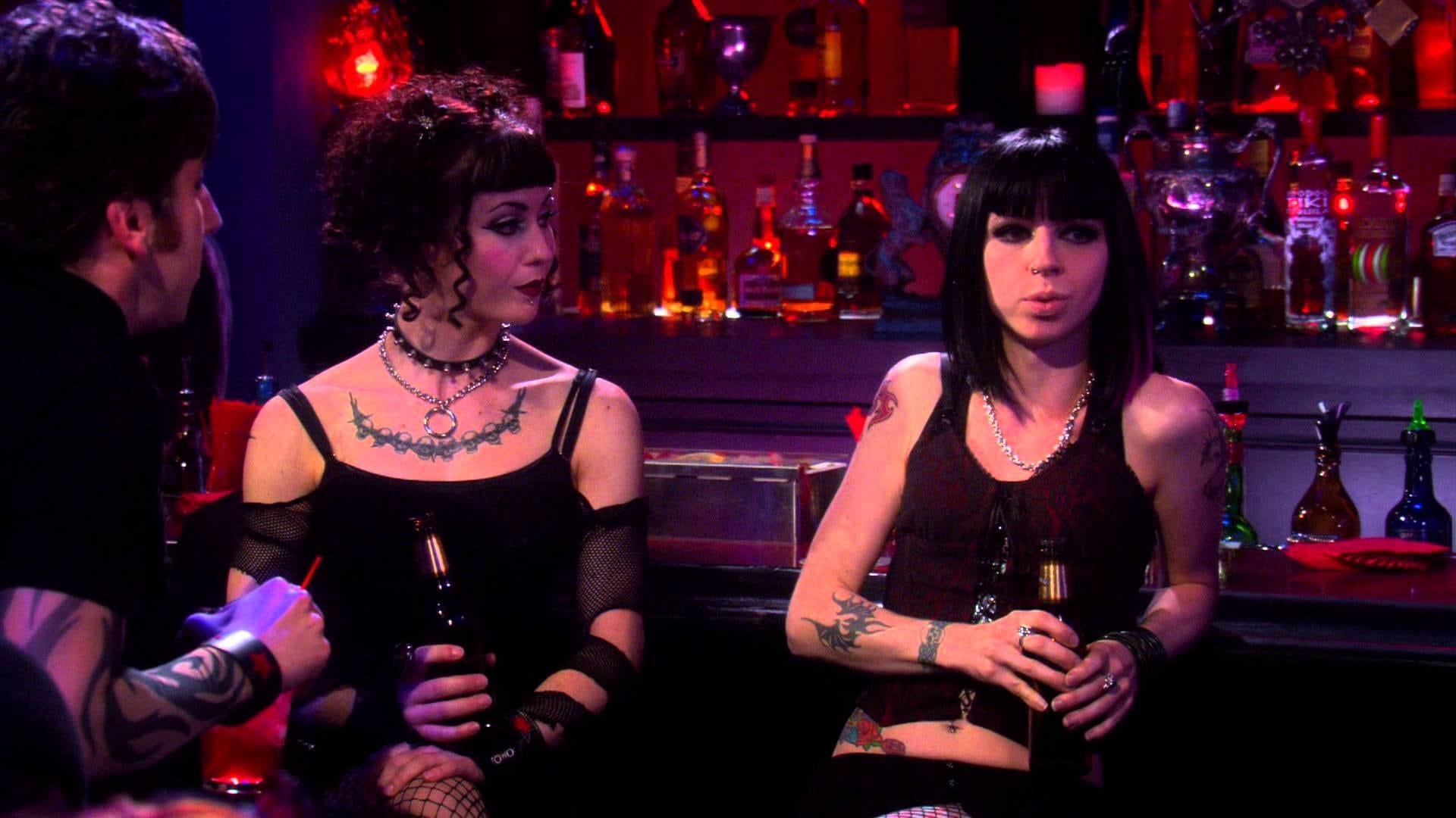 Howard and Raj visit a Goth nightclub to pick up women while Sheldon attemp...