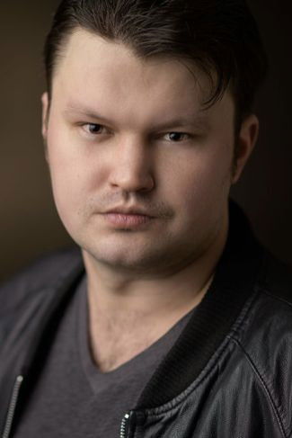 et billede af Danny Devine