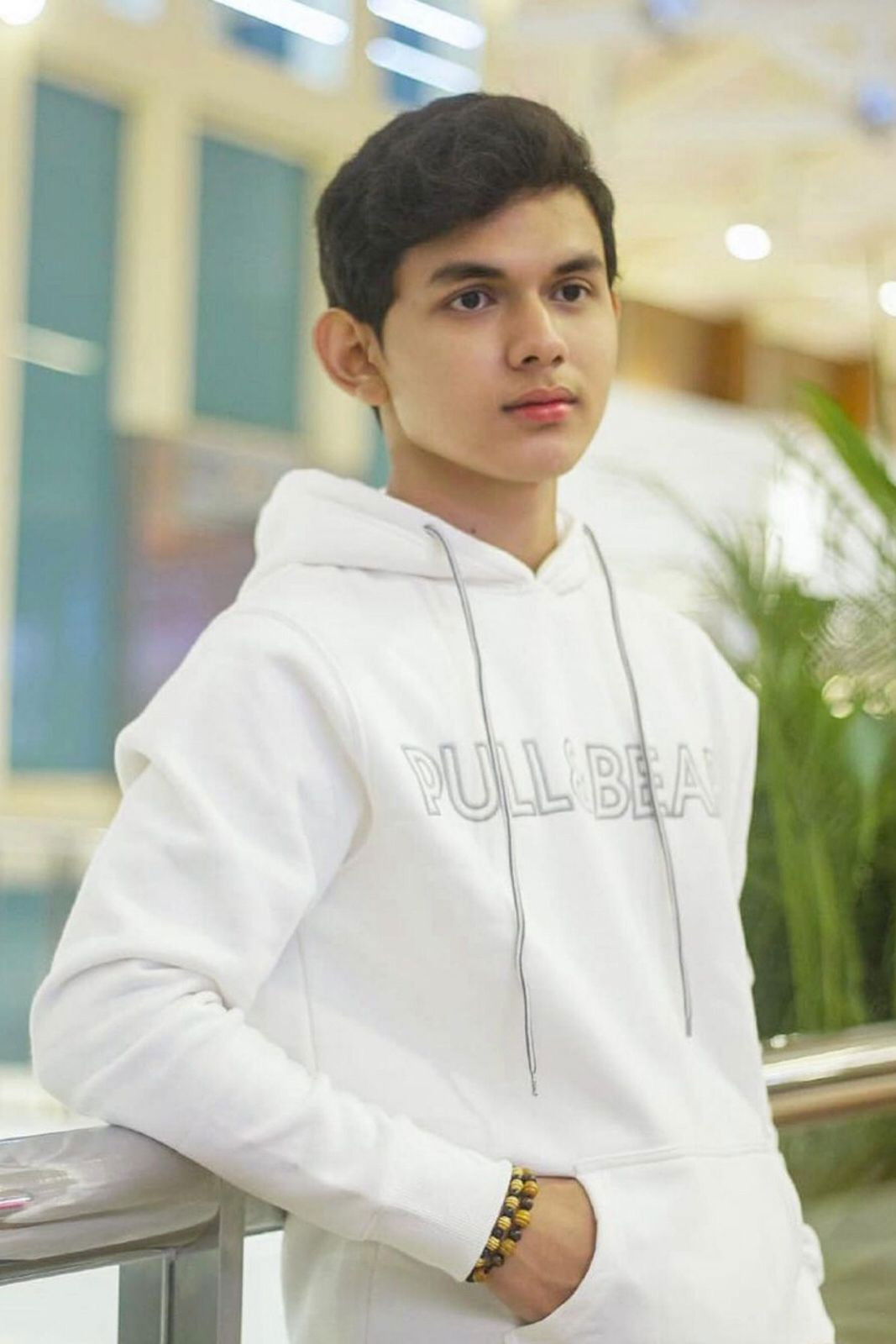 et billede af Alzio Faaz