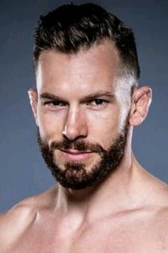 et billede af Josh Hill