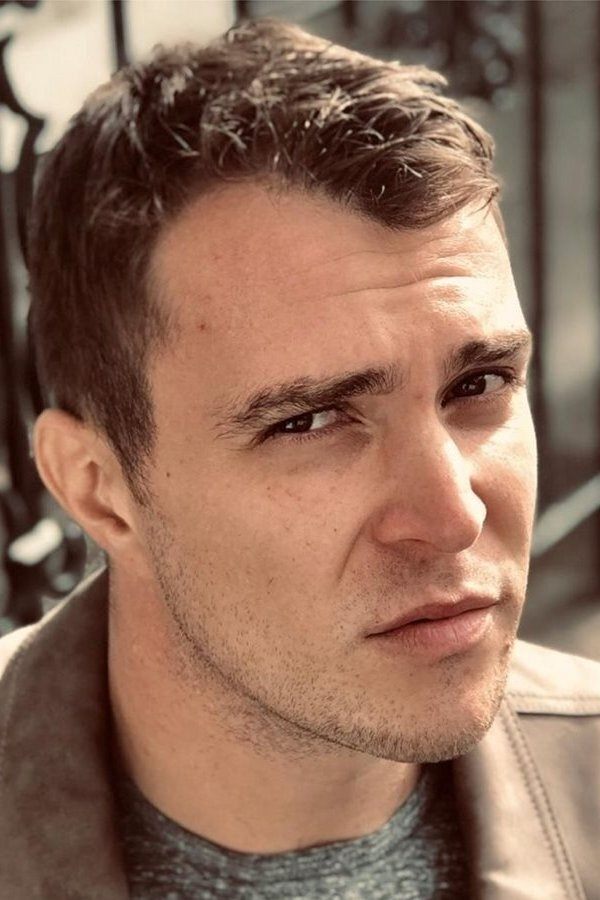 et billede af Brandon Wood