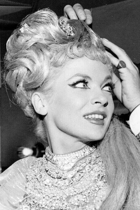 et billede af Lori Shea