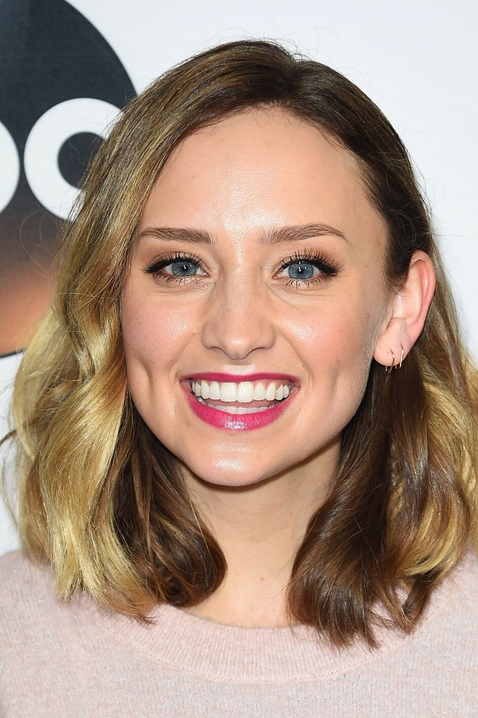 et billede af Hillary Anne Matthews