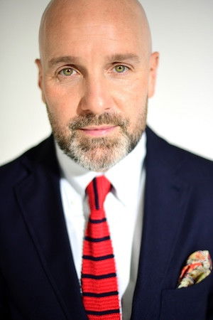 et billede af Johnny Harris